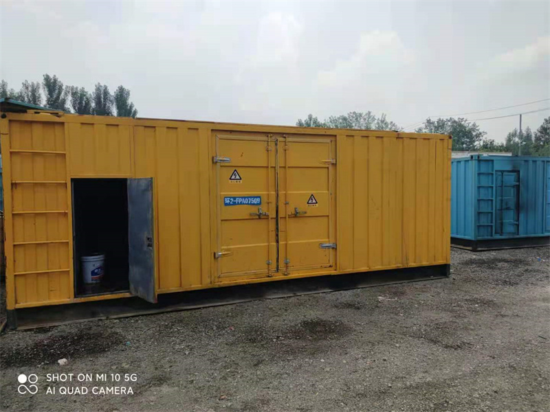 万安200KW柴油发电机组需要配备什么型号的电缆线？